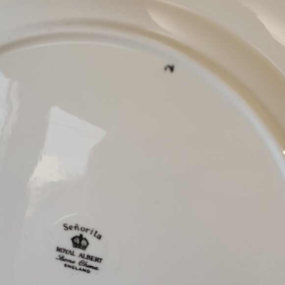 Royal Albert Senorita Pattern 10 1/4" Dinner Plate Rare Vintage 1950 GUC - Picture 8 of 9